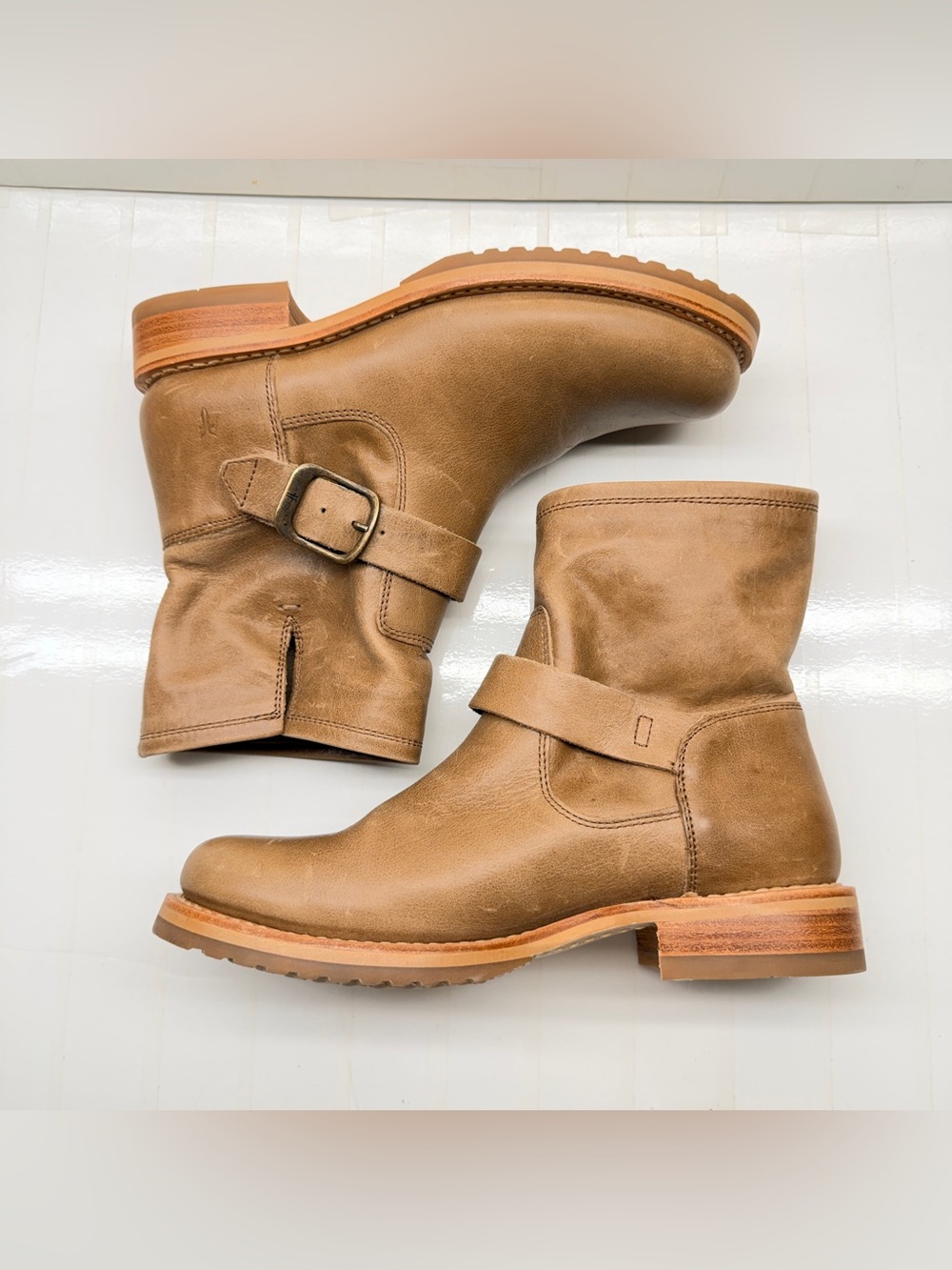 NEW Frye Veronica Leather Bootie, Size 7.5 - Picture 2 of 7